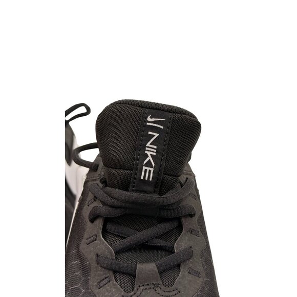 NWB Women's Nike Legend Essential 2 Black/White-Pure Platinum Size 6 (CQ9545 001 - Picture 7 of 9